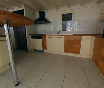 Location Appartement 4 pièces 104m² LYON 6ème - Photo 4