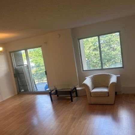 1 CH - 1 SDB - Côte Saint-Luc - $1,330 /mo - Photo 4