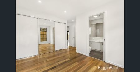 Luxury Family Living in the Coveted Glen Waverley School Zone - Photo 3