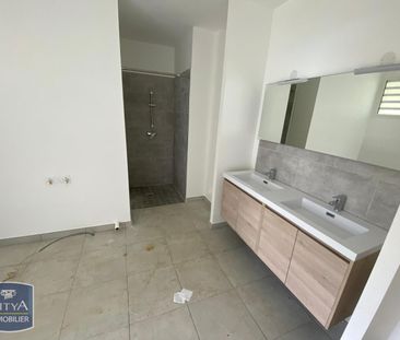 Location Appartement 4 pièces 110m² STE CLOTILDE 97490 - Photo 3