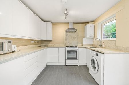 3 bedroom terraced house to rent - Photo 4