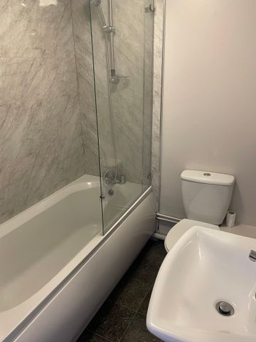 2 Bedroom Apartment, Chester - Photo 4