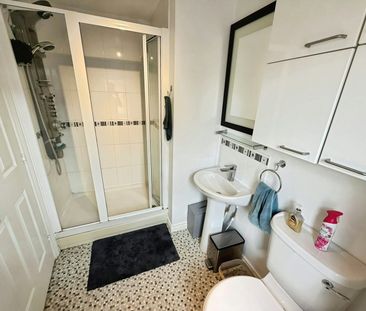 Detached house to rent on - Photo 6