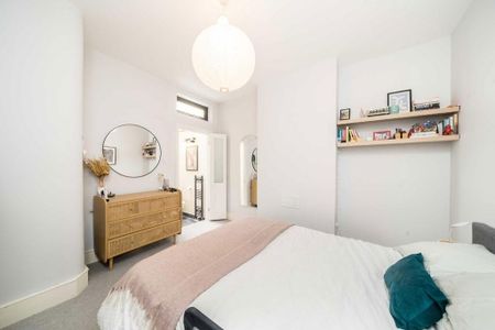 2 bedroom maisonette to rent - Photo 2