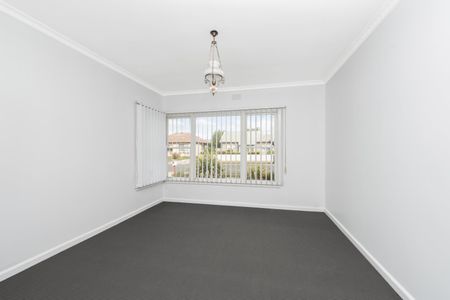 4 Iris Avenue, Wendouree - Photo 2