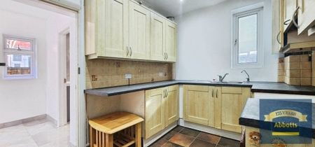 The Annexe, Shrub End Road - Photo 2