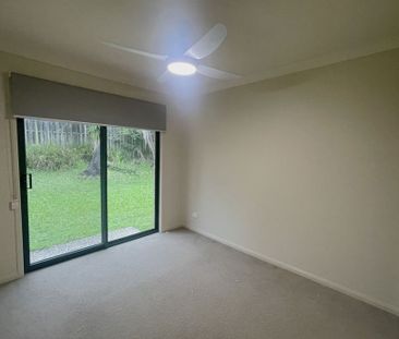 Stones throw to Coomera River - Photo 3