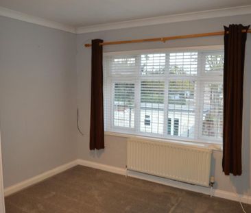 4 bedroom semi-detached house to rent - Photo 5