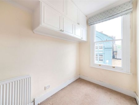 A lovely two bedroom flat located in the heart of Battersea - Photo 3