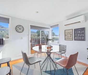 Comfortable Three-Bedroom Home in a Convenient Location - Photo 4