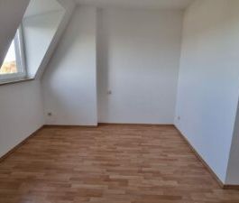 Bismarckstr. 4, Wohnung 8 ~~~ Dachgeschoss, Balkon, Badezimmer mit ... - Foto 1