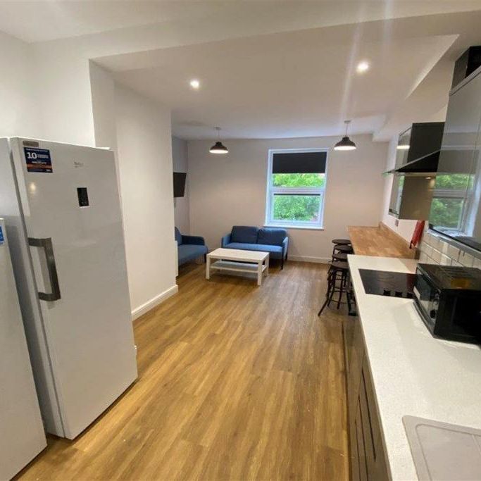 5 bedroom apartment to rent - Photo 1