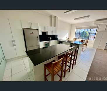 2/464 Hunter Street, Newcastle, NSW 2300 - Photo 2