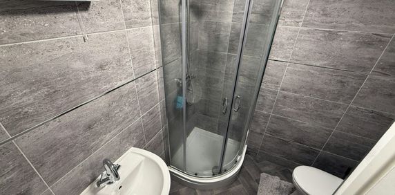 Market Street, Church Gresley, DE11 - Photo 2