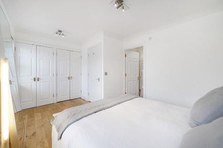 3 bedroom end of terrace house to rent - Photo 4