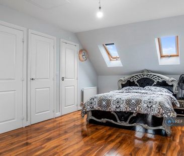 4 bedroom terraced house to rent - Photo 6