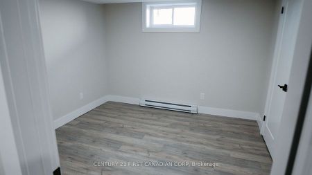 For Lease - 1072 Jalna Boulevard, London South, Ontario - Photo 2