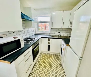 Neville Grove, Warwick, CV34 - Photo 3