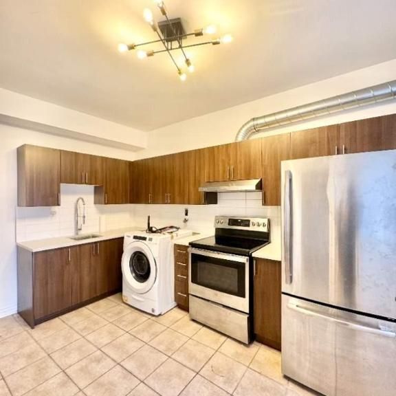 3 CH - 1 SDB - Montréal - $1,750 /mo - Photo 1