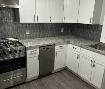 Cozy 1 bedroom fantastic location | 2123 5 Street Southwest, Calgary - Photo 1