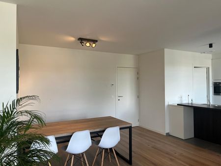 Nieuwbouw BEN-appartement (V2) met 2 slaapkamers, lift, private kelderberging en autostaanplaats in de garage. Gelegen in het centrum van Mol. - Photo 4