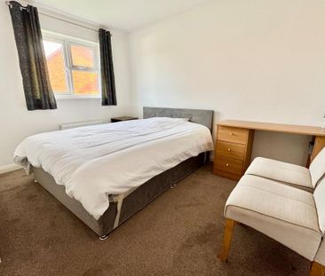 4 bedroom detached house to rent - Photo 3