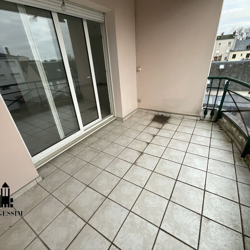 BOURGES - Quartier Marronniers -T4 avec terrasse, balcon, garage, parking et cave. - Photo 1