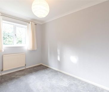 3 bedroom end of terrace house to rent - Photo 4