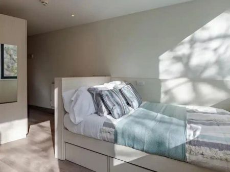 Top Floor Classic Studio - Photo 5