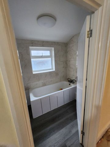 3 Bed Terraced House, Ingal Road, E13 - Photo 3