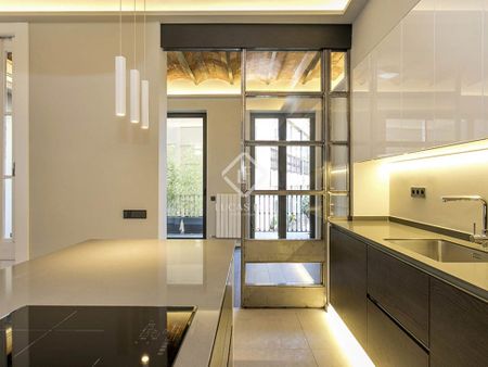 Barcelona, Catalonia 08007 - Photo 2