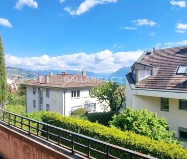 Appartement de 5 pièces au 1er avec balcon et vue sur le lac. - Photo 3