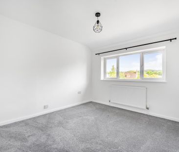 4 bedroom semi-detached house to rent - Photo 6