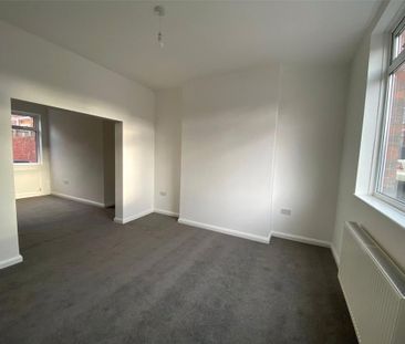 2 bedroom end of terrace house to rent - Photo 1