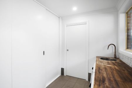 Luxury Living in Sought-After Kiama Heights - Photo 3