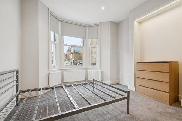 3 bedroom flat to rent - Photo 1