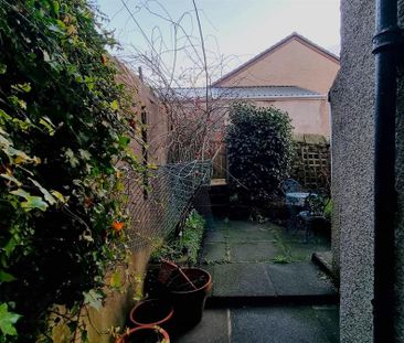 2 bedroom private hall to rent - Photo 1