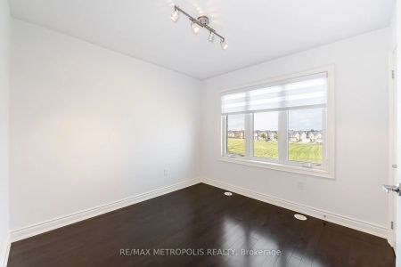 Condo Townhouse For Lease | W9246201 - Photo 2