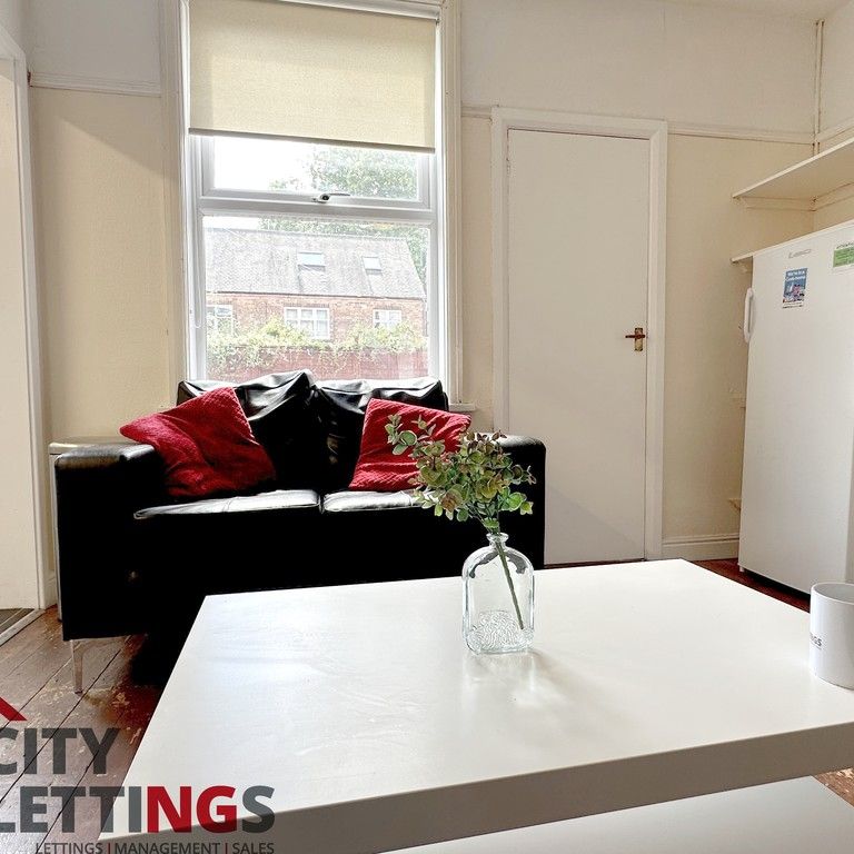 1 Bedroom Shared House - Photo 1
