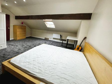 4 bedroom terraced house to rent - Photo 2