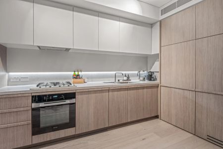 LUXURIOUS 1 BED + STUDY - Photo 5