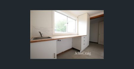 Family Home in Newport! - Photo 4