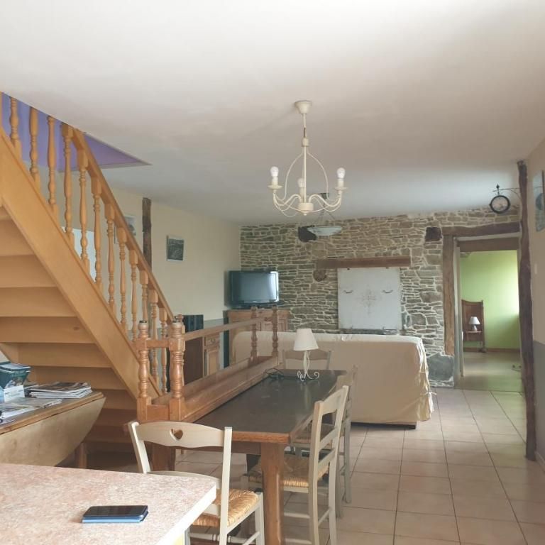 Maison en pierre mitoyenne - Photo 1