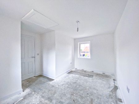 Blackburne Way, Tongham, Farnham, Surrey, GU10 - Photo 2