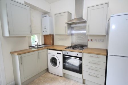 2 bedroom flat to rent - Photo 4