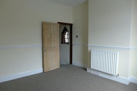 Lyde Green, Cradley, Halesowen, B63 - Photo 4