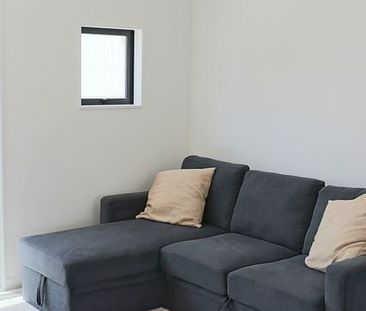 Modern Townhouse, 2 Bedroom + Study with Garage - Photo 1