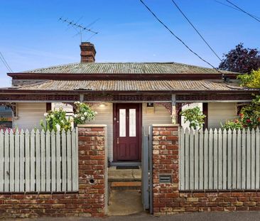 FOUR BEDROOM PERIOD HOUSE - Photo 3