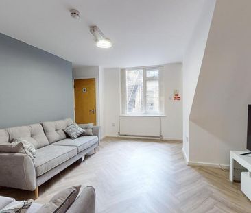 5 bedroom flat to rent - Photo 1