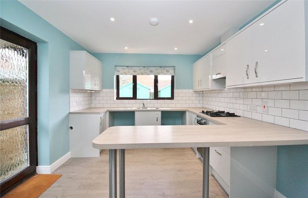 3 bedroom bungalow to rent - Photo 1